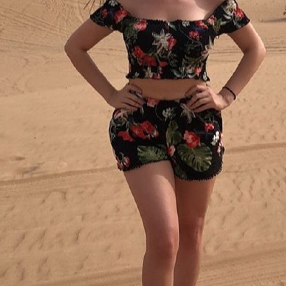 Lulus Tops - 2 piece set ⭐️